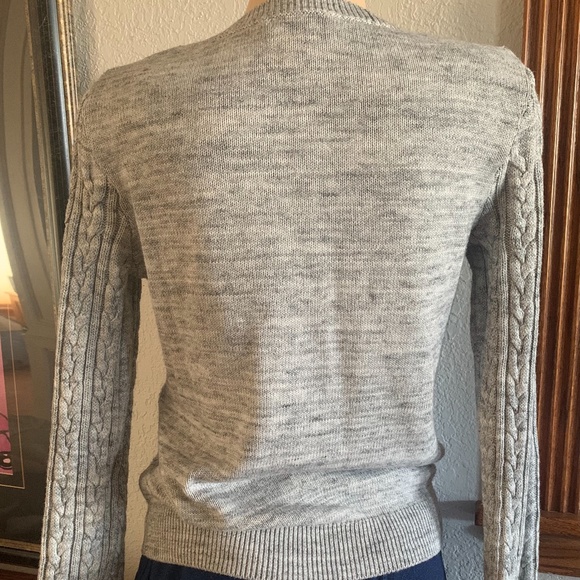 📎Basic women’s gray cable knit sweater - Picture 2 of 6